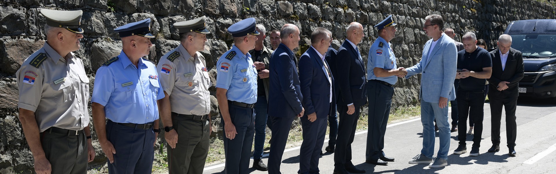 Председник Вучић обишао радове на изградњи нове касарне Војске Србије у Прибоју