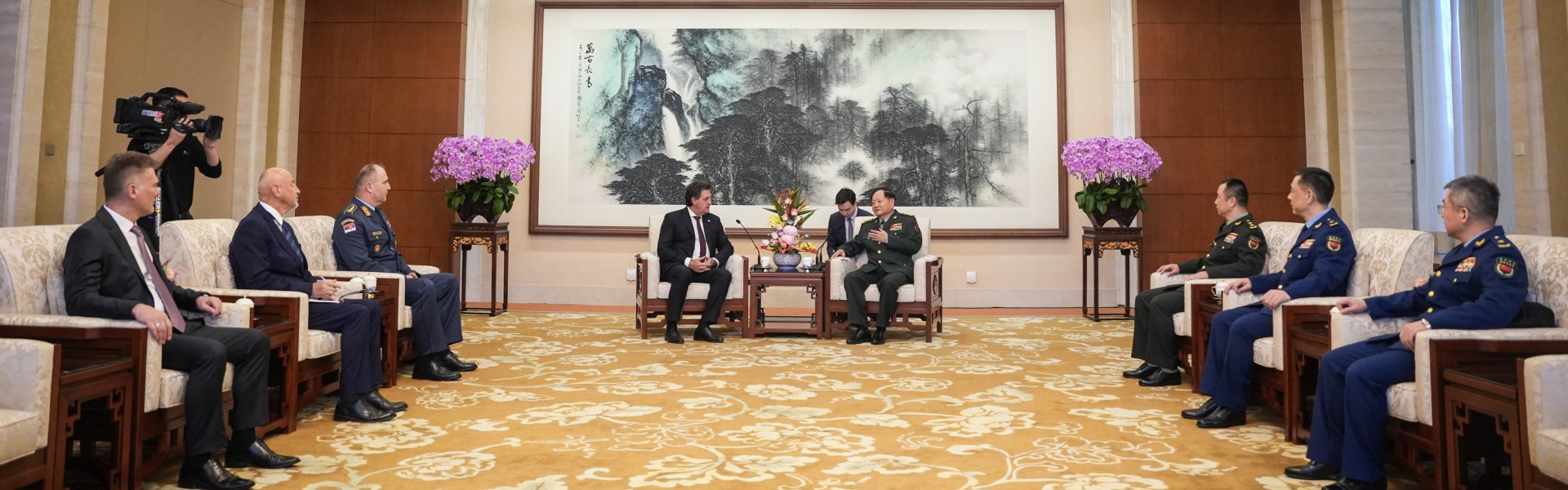 Састанак министра Гашића са потпредседником Централне војне комисије генералом Јоусјом