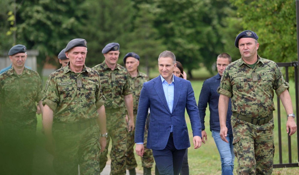 Ministar Stefanović obišao 250 raketnu brigadu za PVD