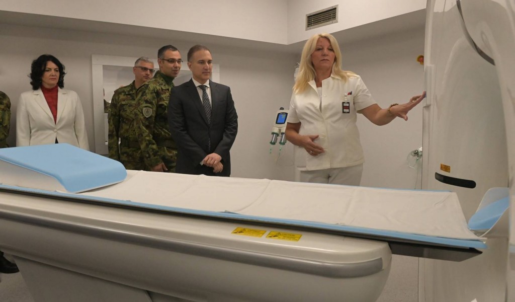 Војнa болницa Ниш добила нови мултислајсни скенер