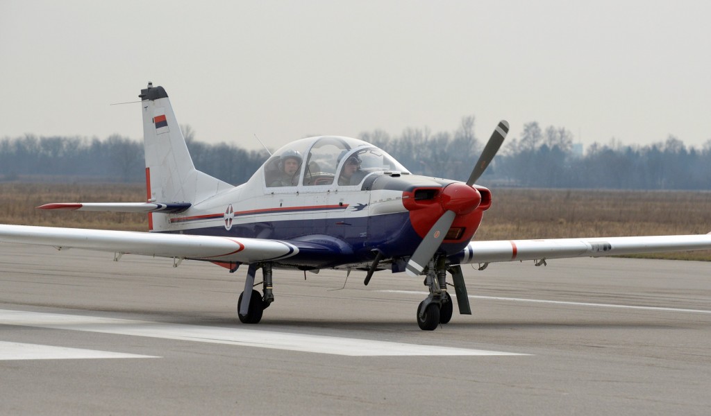 Letačka obuka kadeta na školskom avionu lasta