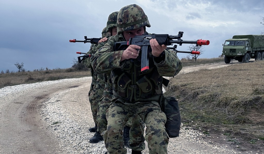 Serbian force protection platoon undergoes training