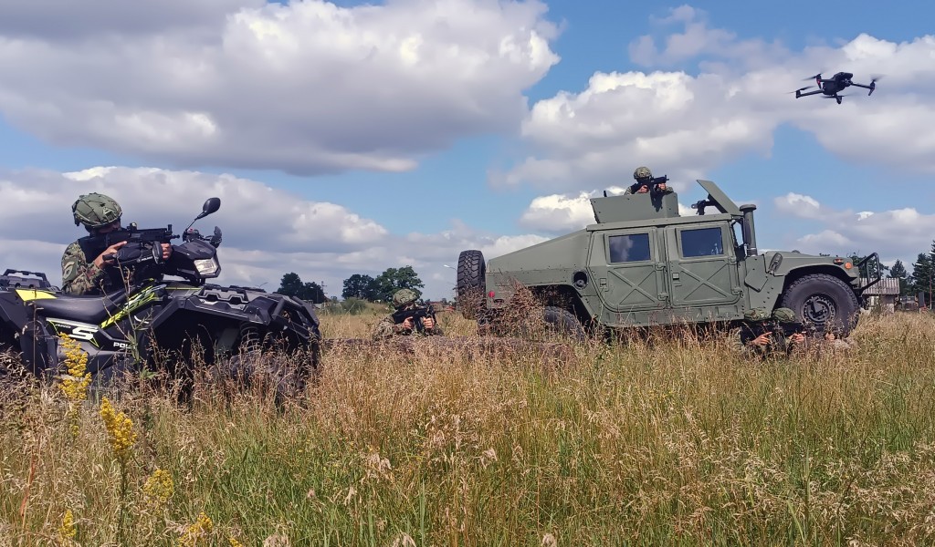 Reconnaissance units conduct tactical training