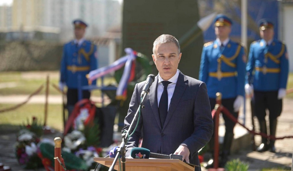 Minister Stefanović lays wreath to mark Day of Remembrance for Victims of NATO Aggression