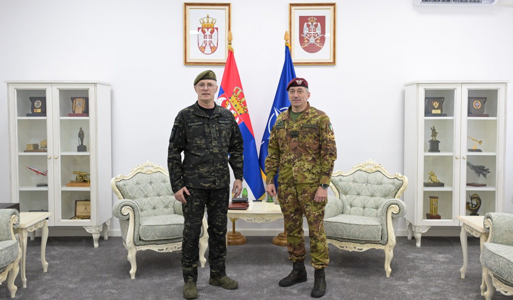 Састанак начелника Генералштаба са командантом Кфора