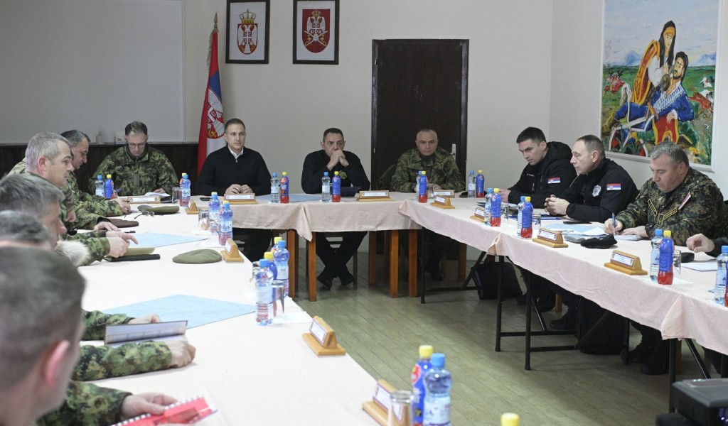 Minister Stefanović Minister Vulin and General Mojsilović discuss situation in Ground Safety Zone