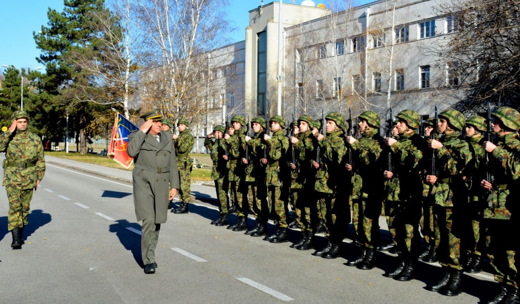 General Diković s polaznicima osnovnog komandno štabnog kursa