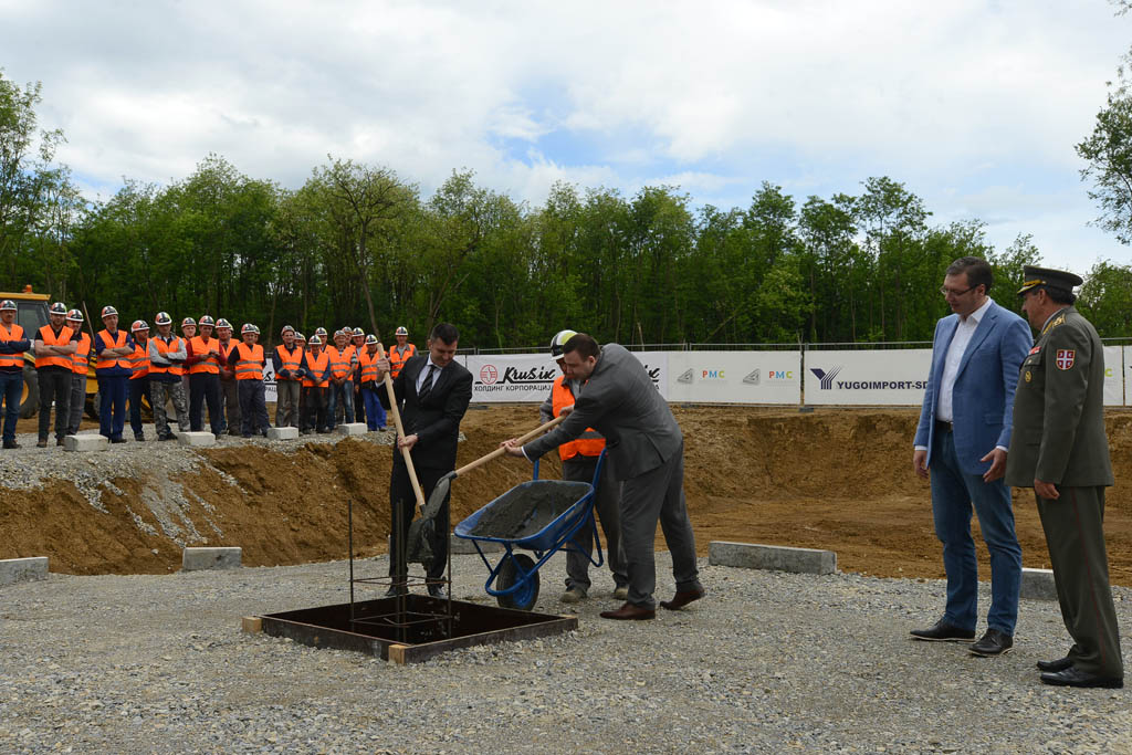The foundation stone and the new plant in the Krusik 