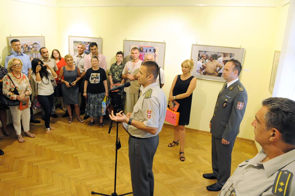 Otvorena izložba fotografija Kroz Kinšasu u Domu Vojske