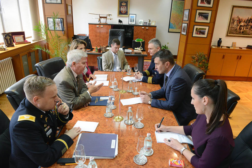 Састанак министра одбране са амбасадором САД