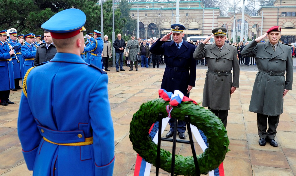 Laying wreaths on the occasion of the Defender of the Fatherland Day