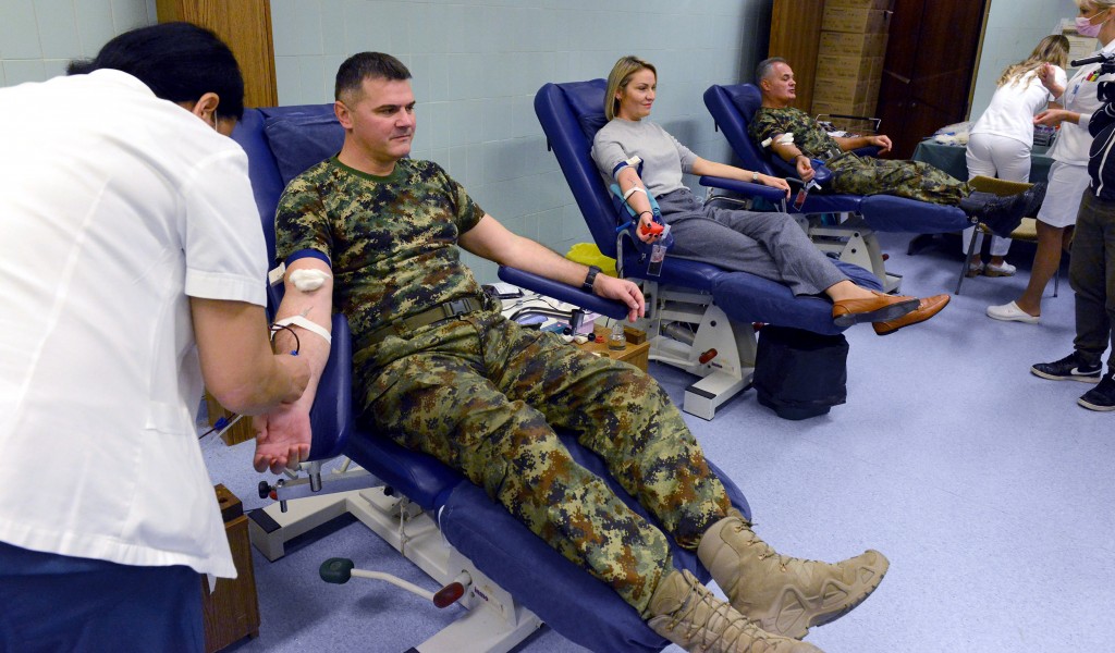 Human Resources Sector and Public Relations Department donate blood