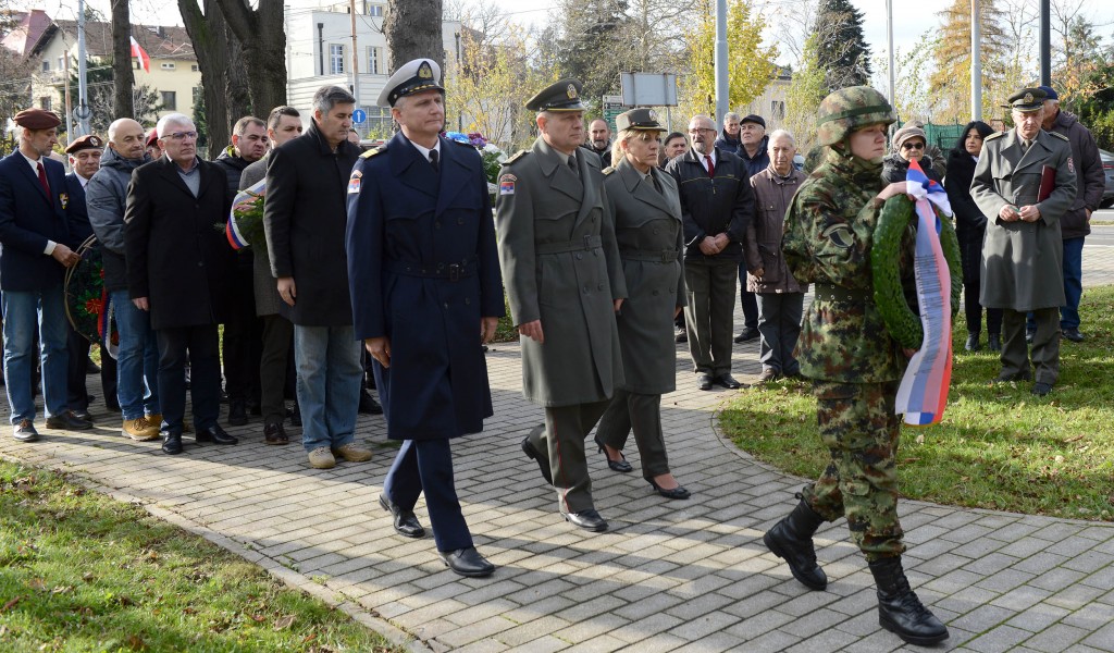 Wreaths Laid to Mark Military Veterans Day