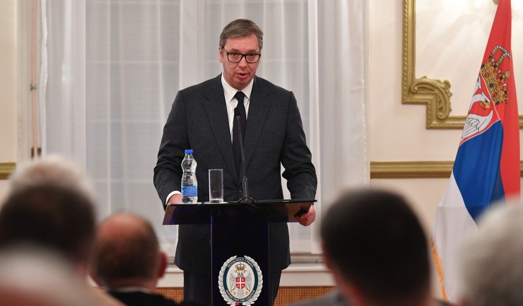 Председник Вучић присуствовао представљању сабраних дела Милорада Екмечића у Дому Војске 