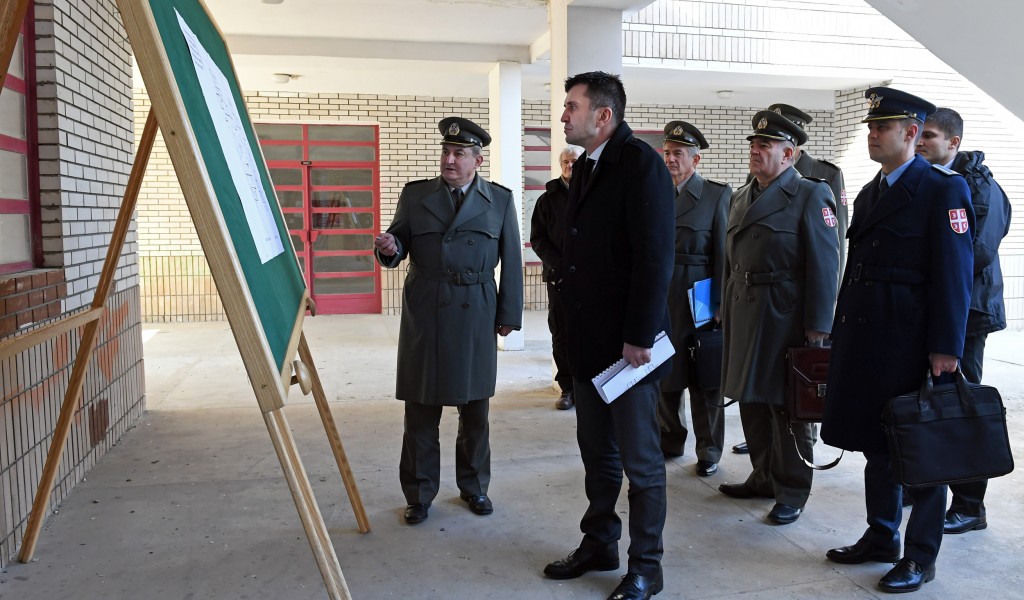 Defence Minister visits site for military outpatient clinic at Bežanijska Kosa