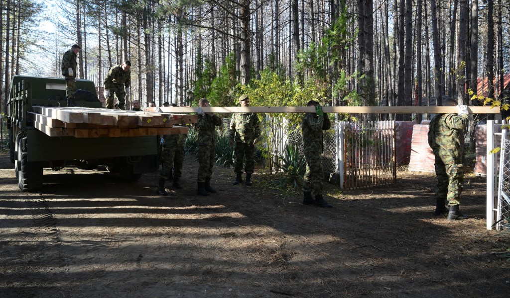 Уручена донација власницима објеката оштећених у пожару у викенд насељу Винци