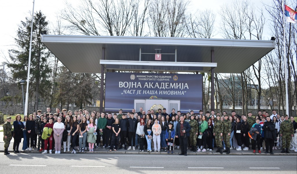 Посета ученика из Петровца на Млави Војној академији