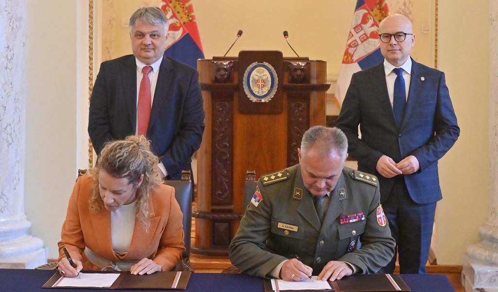 Припадницима Министарства одбране и Војске Србије вишеструко јефтиније услуге мобилне телефоније Телекома Србија
