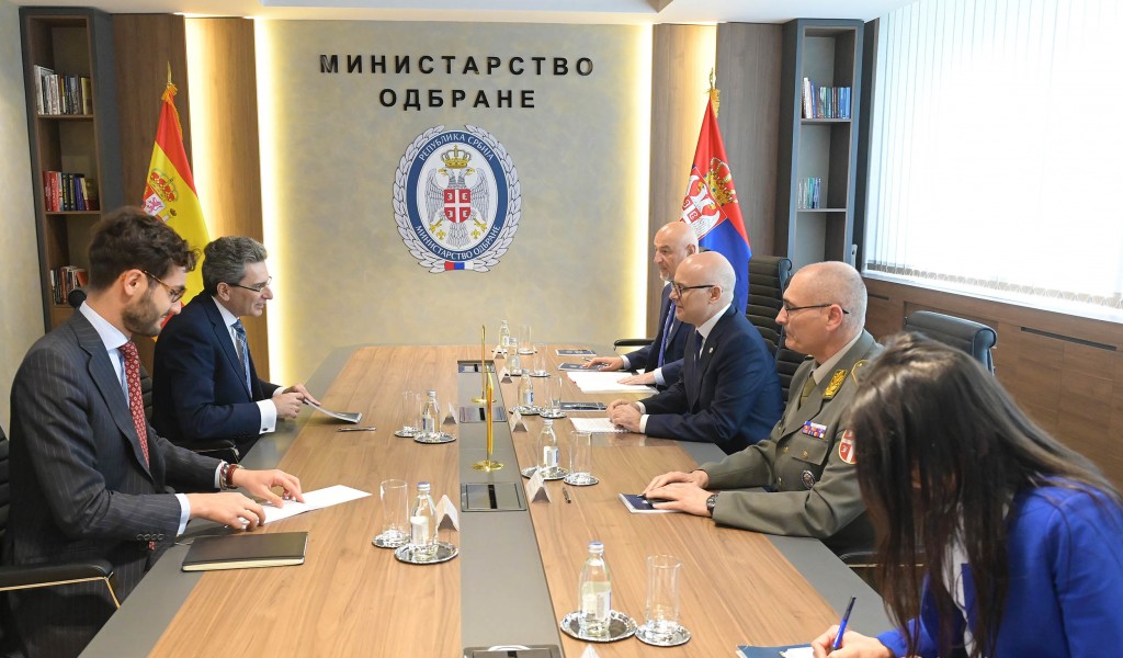 Састанак министра Вучевића са амбасадором Краљевине Шпаније Молином