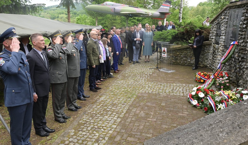 Minister Vučević attends Colonel Milenko Pavlović Remembrance Day ceremony