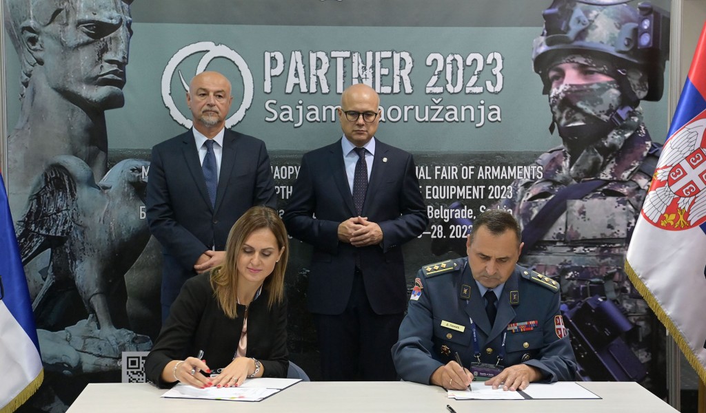 Потписани уговори за набавку и модернизацију сложених борбених платформи у вредности од око 13,5 милијарди динара
