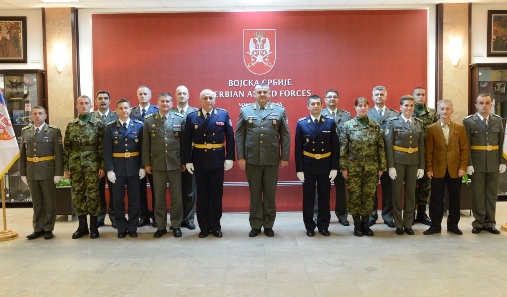 General Cvetković sa delegacijama oklopnih jedinica i službi