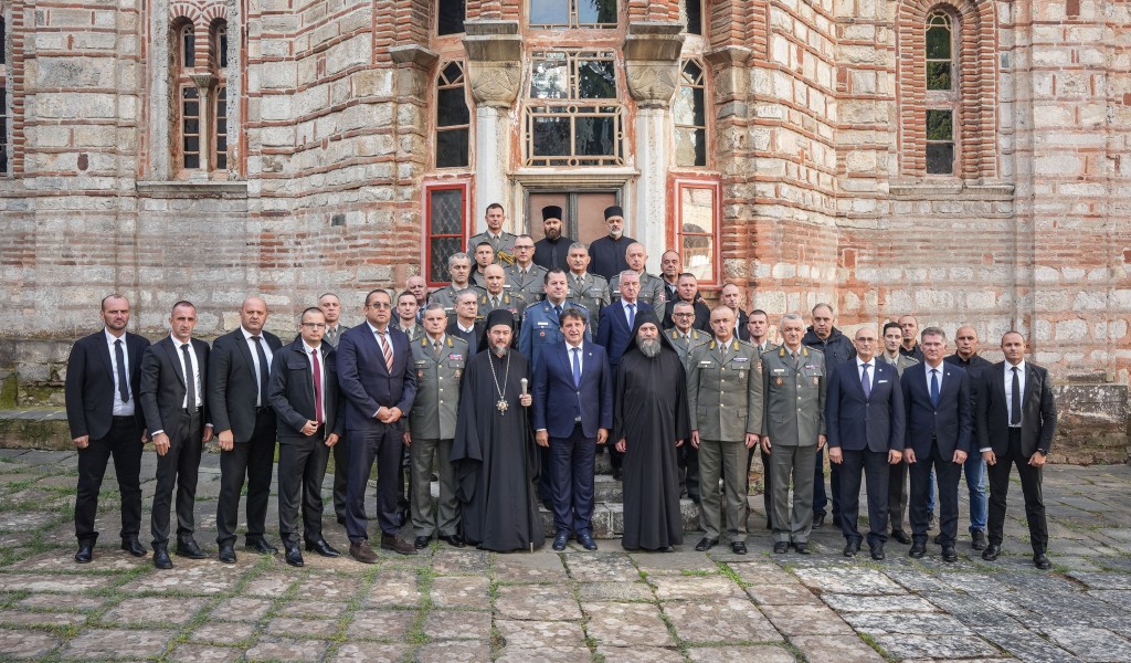 Minister Gašić attends Hierarchical Liturgy at Hilandar Monastery