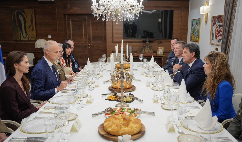 Sastanak ministra Gašića sa ministrom odbrane Mađarske