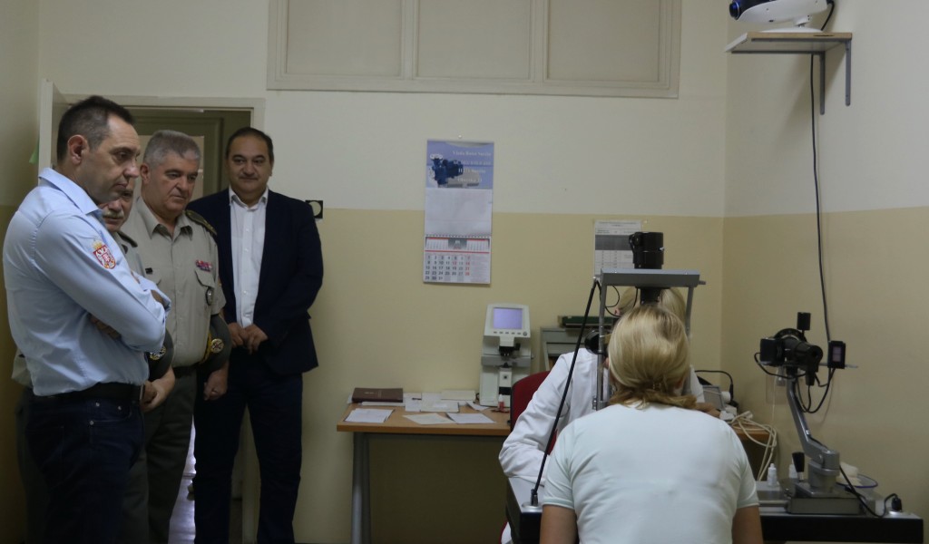 Ministar Vulin Građani Srbije imaju poverenja u vojno zdravstvo