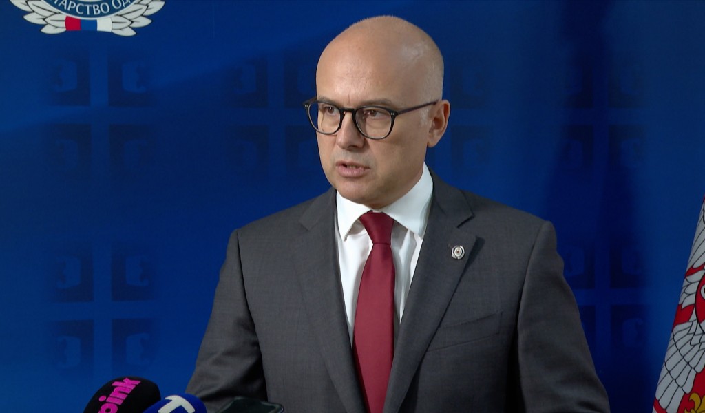 Minister Vučević The export of arms and military equipment produced by our defence industry suspended for the next 30 days the Serbian Armed Forces are given a priority