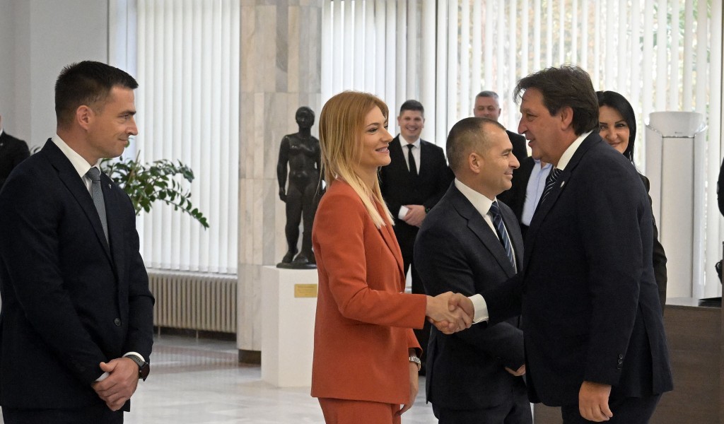 Minister Gašić attends ceremony marking Security Information Agency Day