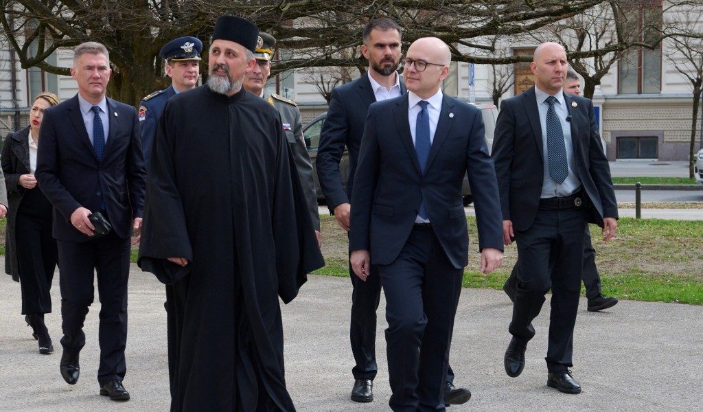 Minister Vučević visits Sts Cyril and Methodius Church in Ljubljana