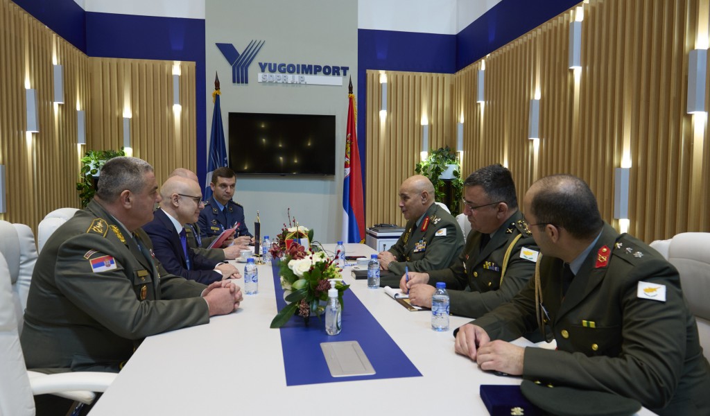 Састанак министра Вучевића са командантом Националне гарде Кипра генералом Зервакисом