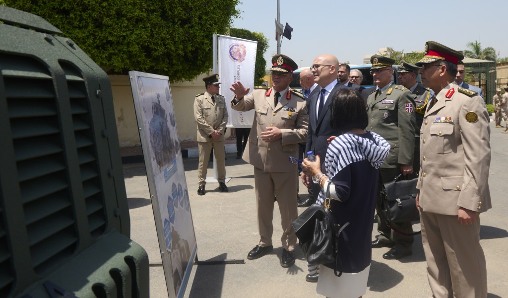 Minister Vučević visits combat vehicle factory in Cairo