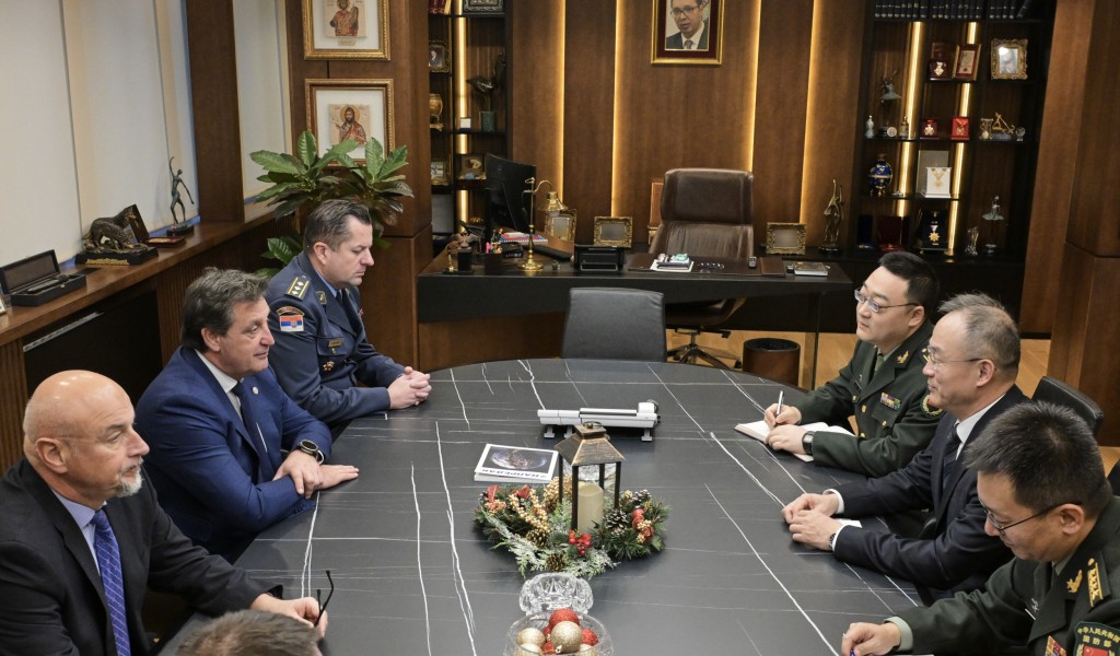 Састанак министра Гашића са амбасадором Кине Ли Мингом