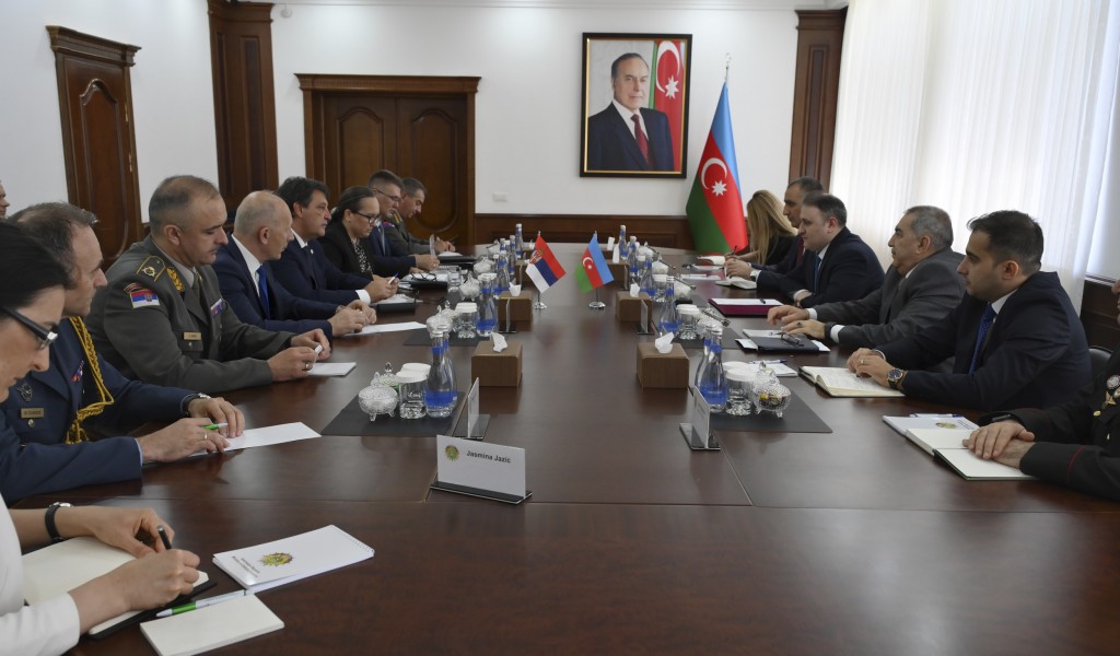 Minister Gašić meets with Azerbaijani Minister of Defence Industry Mustafayev