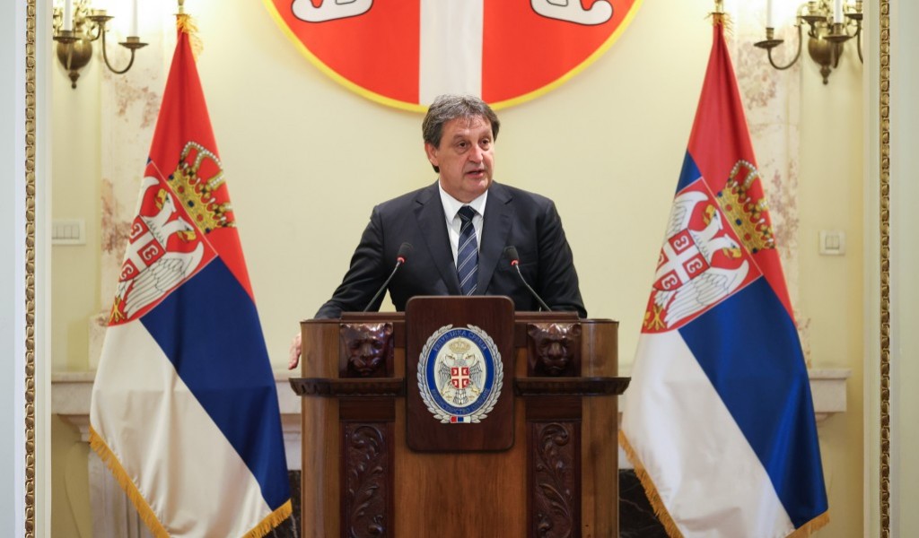 Ministar Gašić Svečlja postavlja scenografiju za nasilje nad Srbima