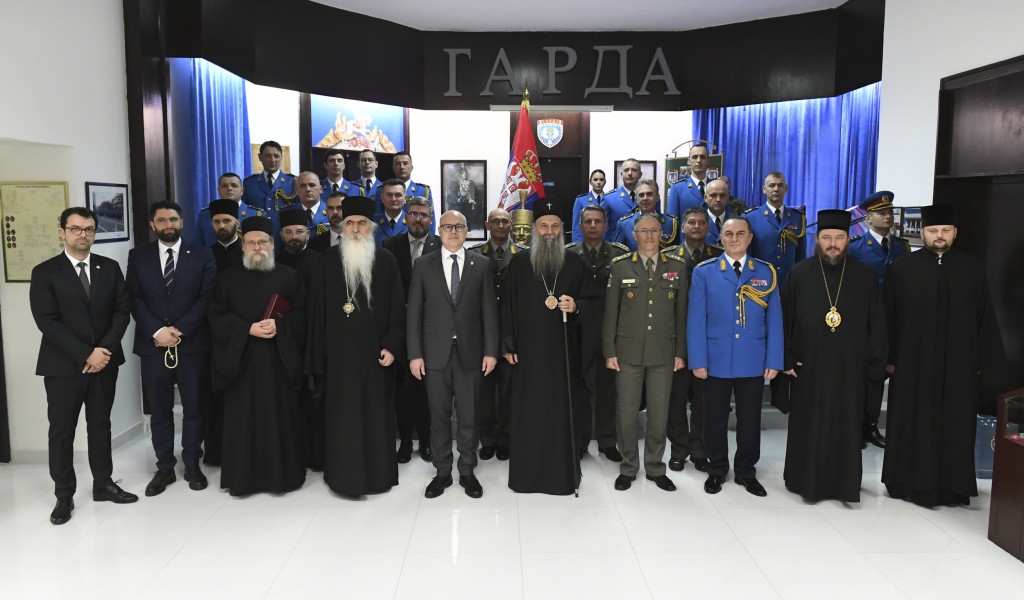 Patriarch Porfirije presents Serbian Armed Forces Guard with icons painted at Kovilj Monastery