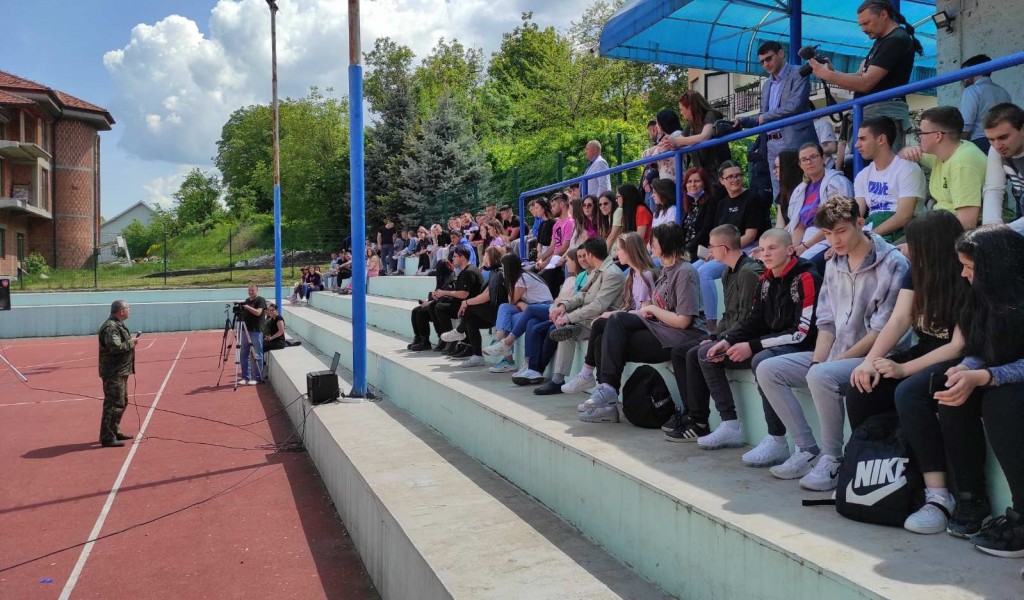 Predstavljanje dobrovoljnog služenja vojnog roka sa oružjem širom gradova Republike Srbije