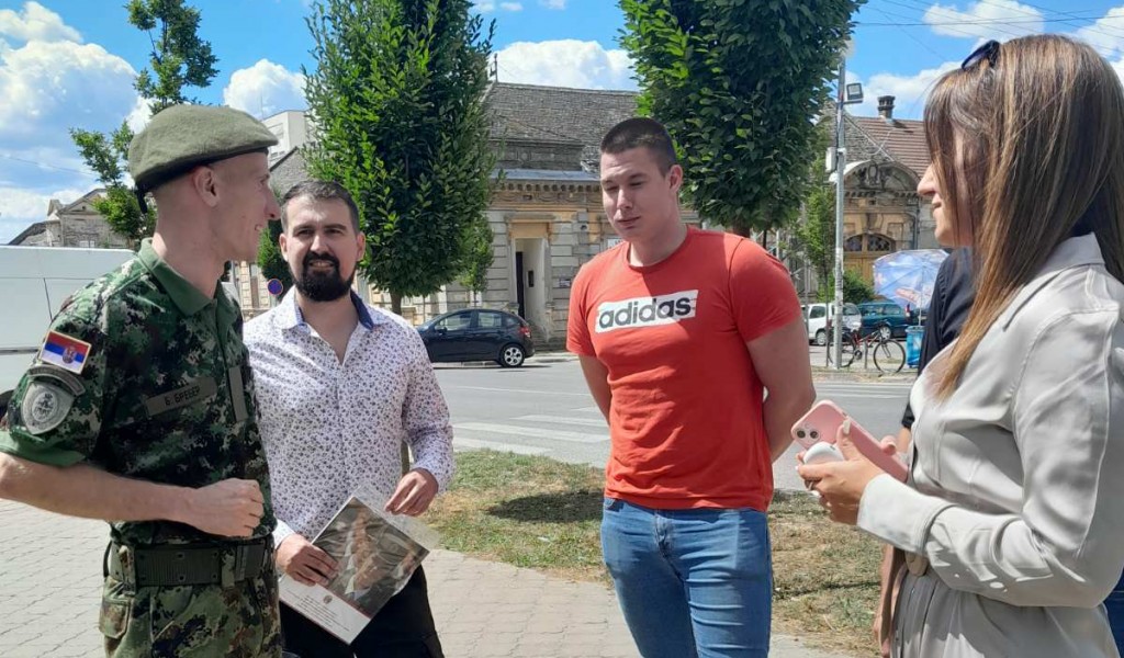 Промоција добровољног служења војног рока и свечано отварање канцеларије Центра Министарства одбране у Србобрану
