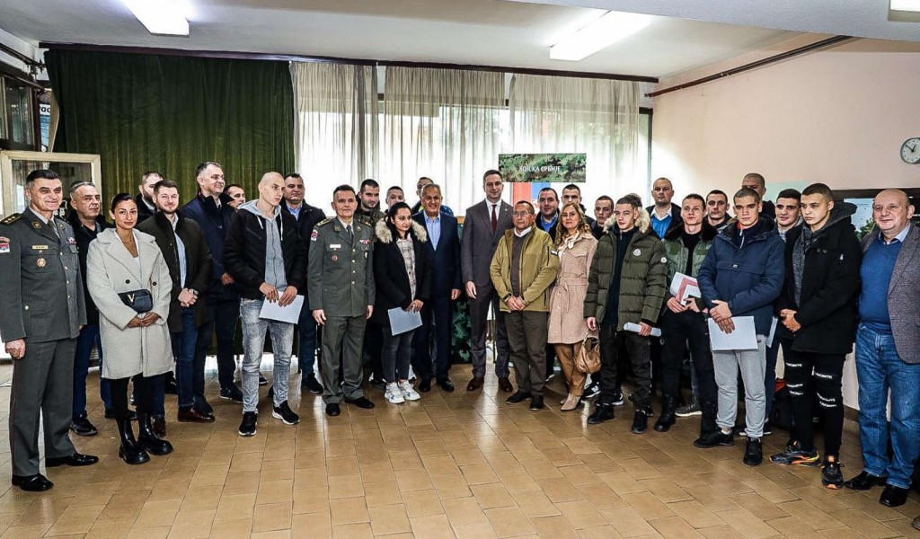 Свечани испраћај кандидата у Новом Саду на добровољно служење војног рока
