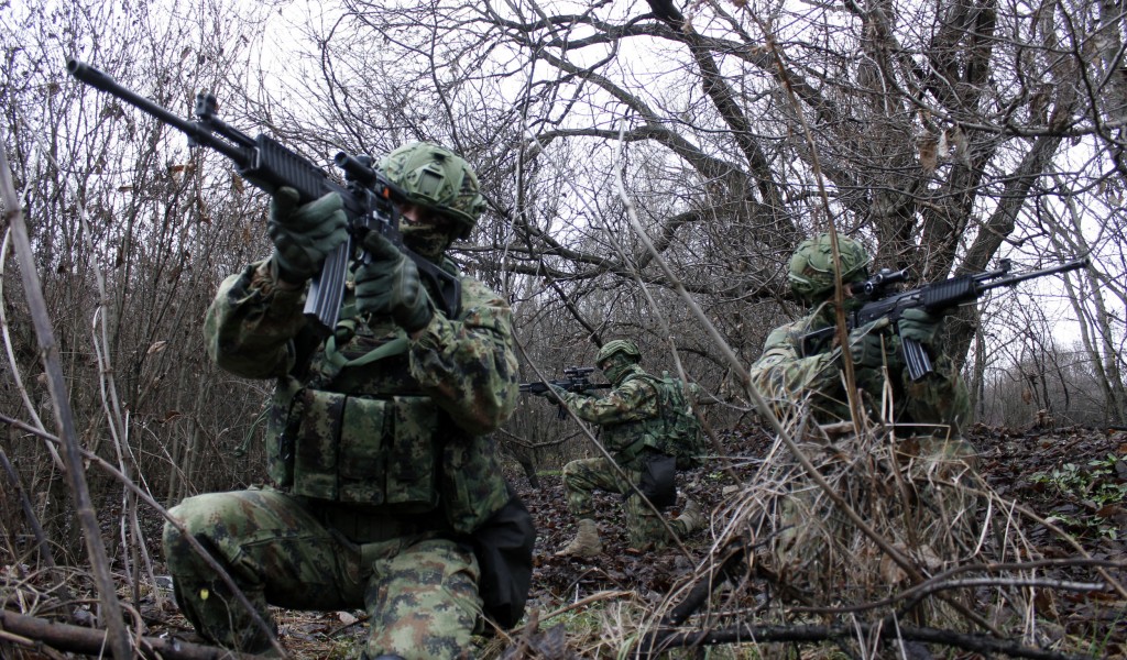 Reconnaissance units undergo tactical training