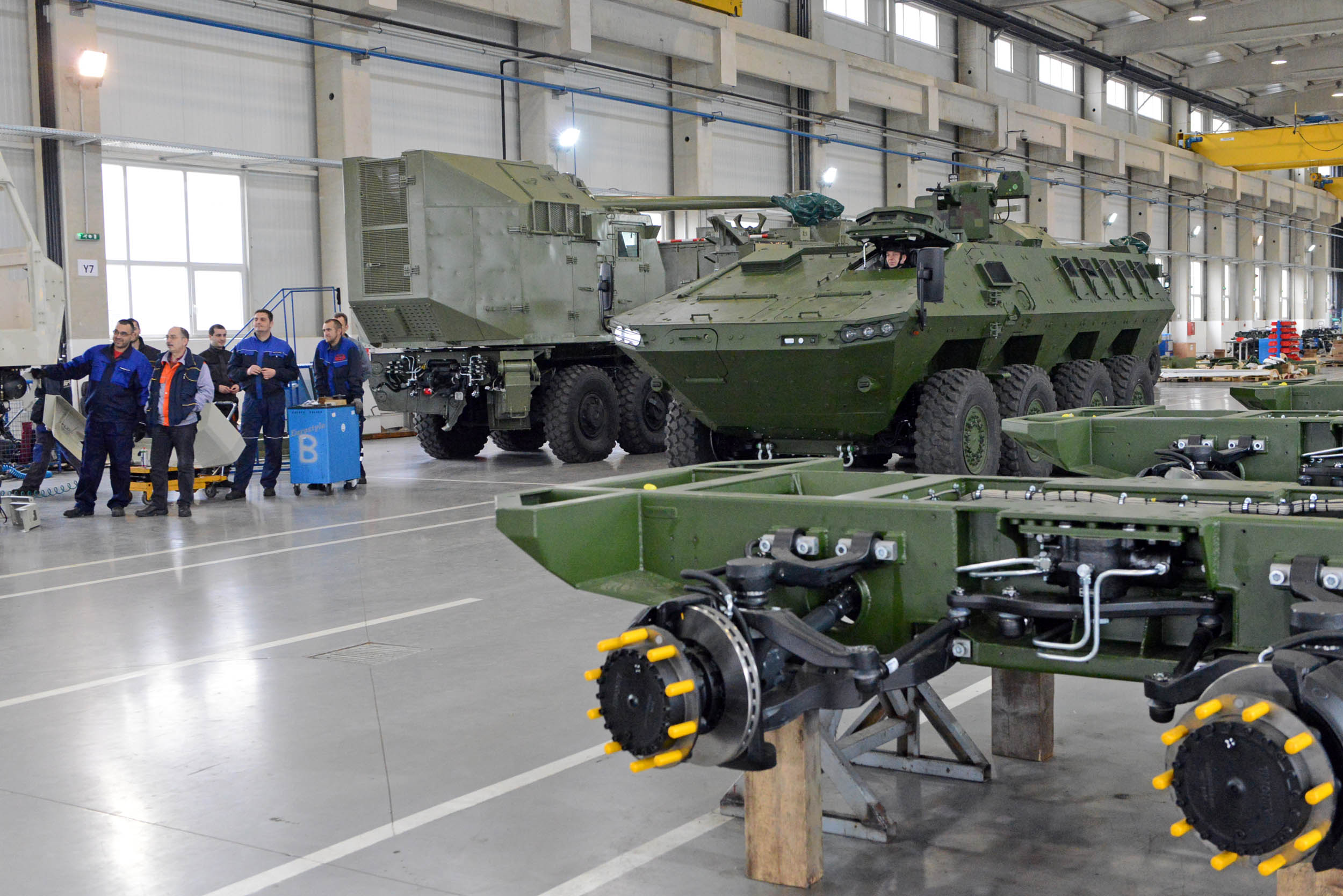 Производители армейских. БТР BOV m11. Самоходная гаубица Nora b-52. БТР Lazar. Новая Военная техника.