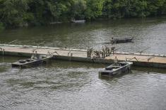 Војска Србије поставила мост преко Велике Мораве код Свилајнца