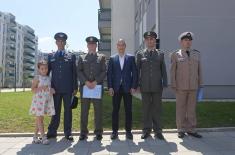 Minister Stefanović hands over apartment keys to members of security forces in Novi Sad