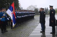 Министар Стефановић положио венац на Споменик Незнаном јунаку поводом Дана Војске Србије