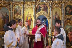 Начелник Генералштаба на божићно јутро у топчидерској цркви