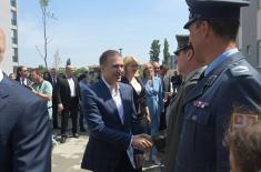 Minister Stefanović hands over apartment keys to members of security forces in Novi Sad