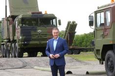 Ministar Stefanović obišao 250. raketnu brigadu za PVD