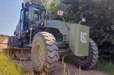 Припадници Војске Србије на задатку санације путева